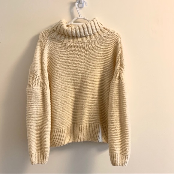 Elodie chunky knit turtleneck sweater in cream - Picture 4 of 4